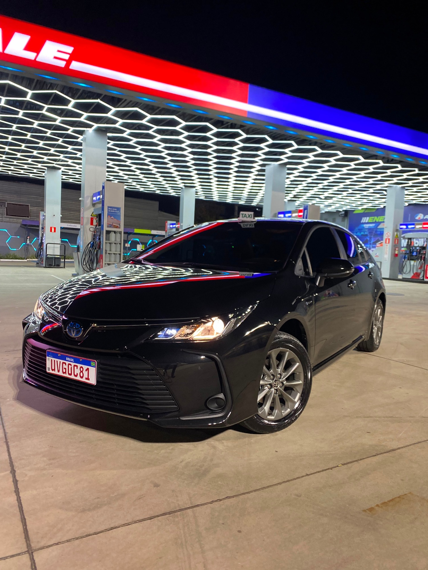 Toyota Corolla Híbrido 2026 preto da Santiago Transporte Executivo