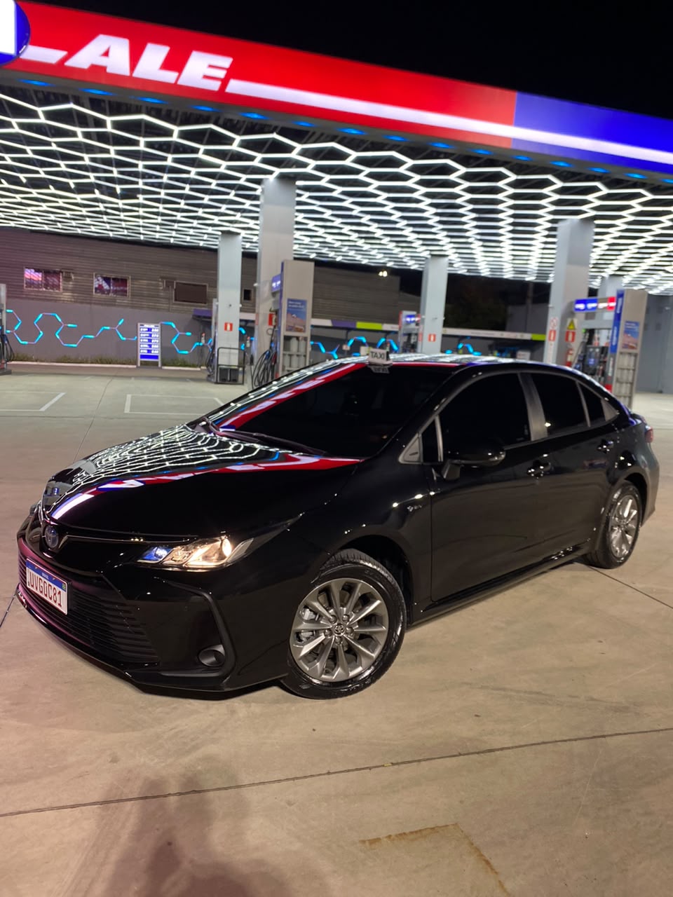 Toyota Corolla Híbrido 2026 preto da frota Santiago
